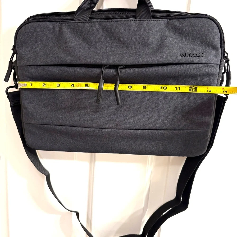 NWOT Incase Charcoal City Brief 13 Inch Laptop Bag